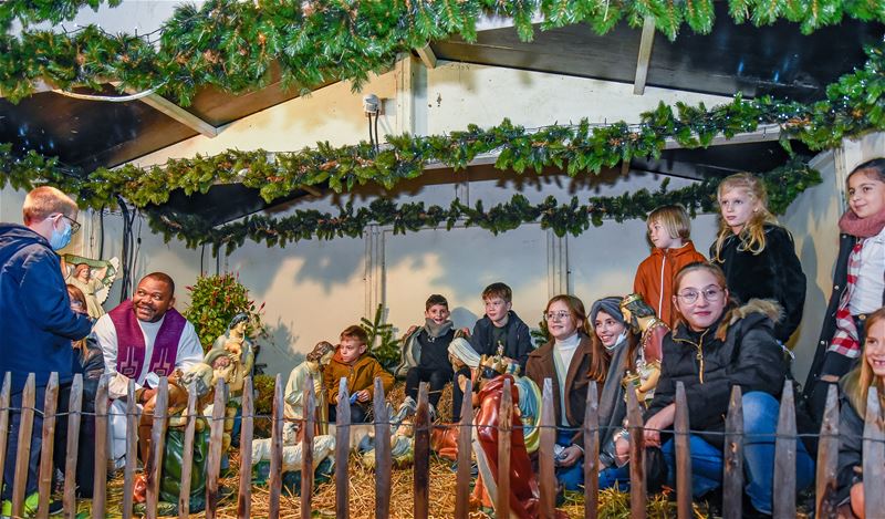 Zolderse kerststal is bevolkt en ingewijd