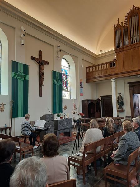 Zondag muzikale namiddag in kerk Viversel