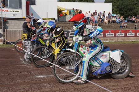 Zondag speedwayraces voor de Gouden Helm