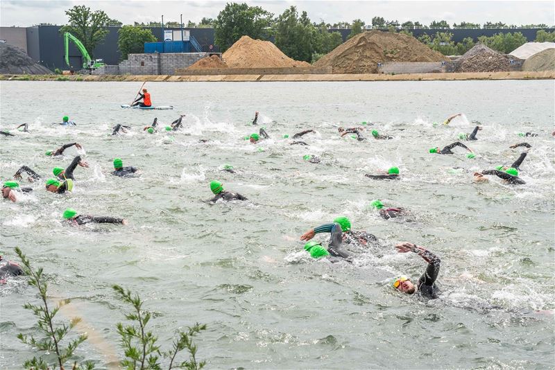 Zondag triatlon op circuit en in 't kanaal