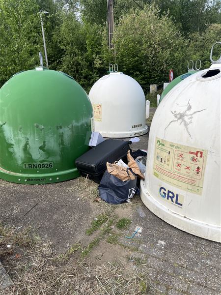 Zou hier een bloemetjescontainer helpen?