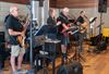 muziek-van-the-mixties-en-bloemen-voor-mariette