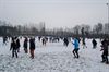 Massaal sneeuwballengevecht in 't college