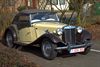 Oldtimers blinken in de zon
