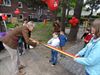 Feestje voor speeltuintje van De Bark