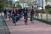 Leerlingen gaan fietsen door Bangladesh