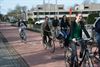 Leerlingen gaan fietsen door Bangladesh