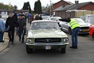 Later kwamen nog meer Mustangs aangereden
