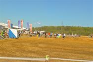 Brancardiershof vormt mooi decor voor motorcross