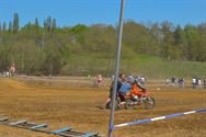 Brancardiershof vormt mooi decor voor motorcross