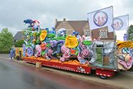 Lange carnavalstoet van regen naar zon