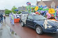 Lange carnavalstoet van regen naar zon