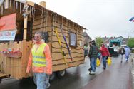 Lange carnavalstoet van regen naar zon