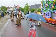 Lange carnavalstoet van regen naar zon