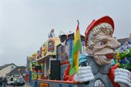 Lange carnavalstoet van regen naar zon