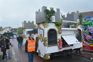 Lange carnavalstoet van regen naar zon