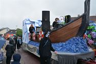 Lange carnavalstoet van regen naar zon