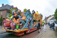 Lange carnavalstoet van regen naar zon