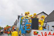 Lange carnavalstoet van regen naar zon