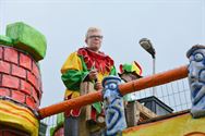 Lange carnavalstoet van regen naar zon