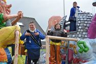 Lange carnavalstoet van regen naar zon