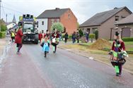 Lange carnavalstoet van regen naar zon