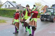 Lange carnavalstoet van regen naar zon