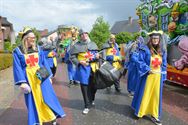 Lange carnavalstoet van regen naar zon