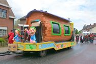 Lange carnavalstoet van regen naar zon