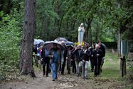 Kaarskensprocessie grotendeels van regen gespaard