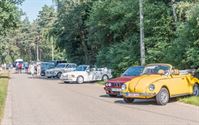 Oldtimers en nostalgische kermis op Sterrenwacht