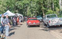 Oldtimers en nostalgische kermis op Sterrenwacht