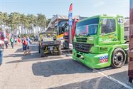 Flaneren tussen de trucks