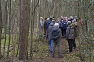 Honderden wandelaars stappen naar de Kluis