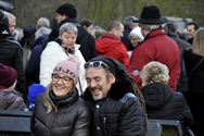 Honderden wandelaars stappen naar de Kluis