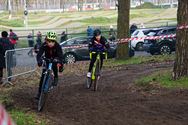 Massa jonge renners in het Zolderse veld