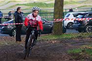 Massa jonge renners in het Zolderse veld