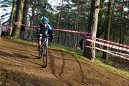 Massa jonge renners in het Zolderse veld