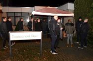 Nog tot morgenvroeg kamperen aan schoolpoort