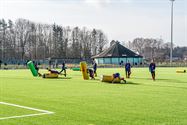 De kunstgrasvelden zijn ingetrapt