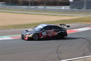 De geblokte vlag valt weer op het circuit
