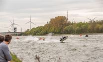 Veel spektakel op het kanaal