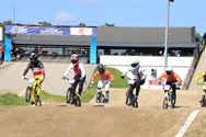 Renners verkennen volop de BMX-track