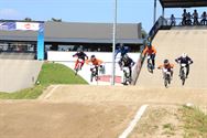 Renners verkennen volop de BMX-track