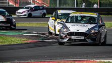 Polle Geusens wint eerste race Supercar