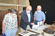 Bloemelingenbewoners helpen voorwerpen waarderen