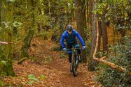 Veel mountainbikers aan De Veen