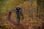 Veel mountainbikers aan De Veen