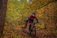 Veel mountainbikers aan De Veen