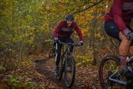 Veel mountainbikers aan De Veen